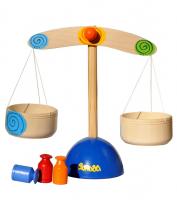 Весы деревянные