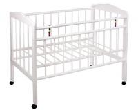 Детская кроватка на колёсах